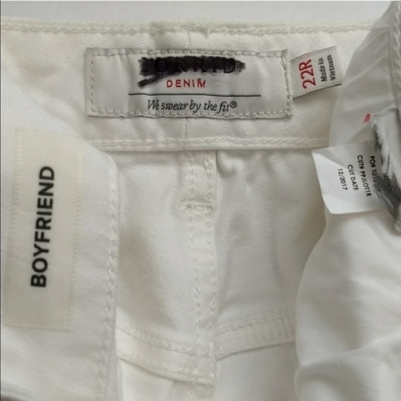 Torrid White Denim Distressed Boyfriend Jeans Size 22 - Picture 7 of 8